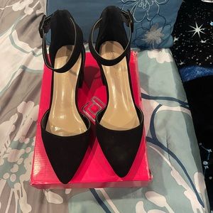 Dream Pairs annee pointed low chunky heels pump